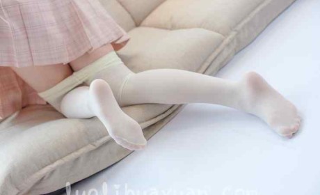 [森萝财团] -SSR系列之 SSR-012 粉毛小姐姐 白丝袜和裸足都极尽漂亮 [91P/1017 MB]